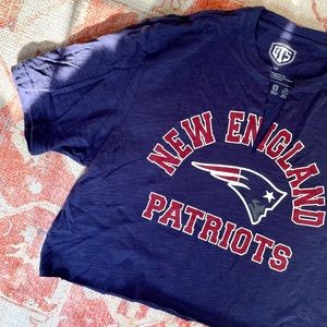* NWOT * 100% Cotton Vintage Cropped Patriots Tee